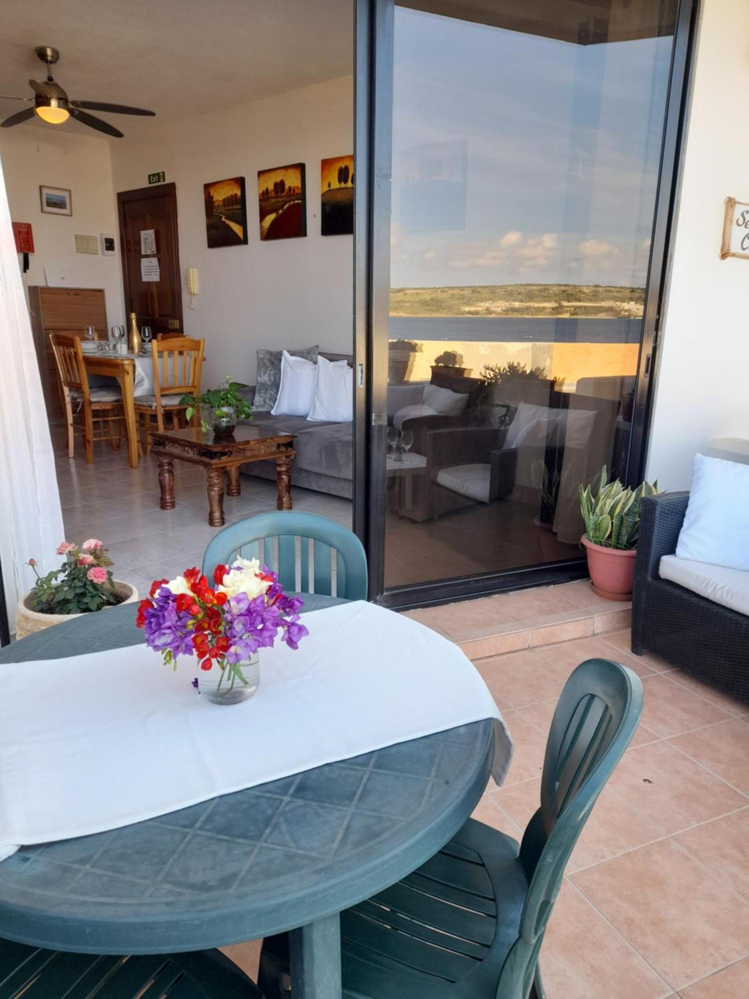מליאהה Seafront Maisonette Ocean Views & Terrace מראה חיצוני תמונה