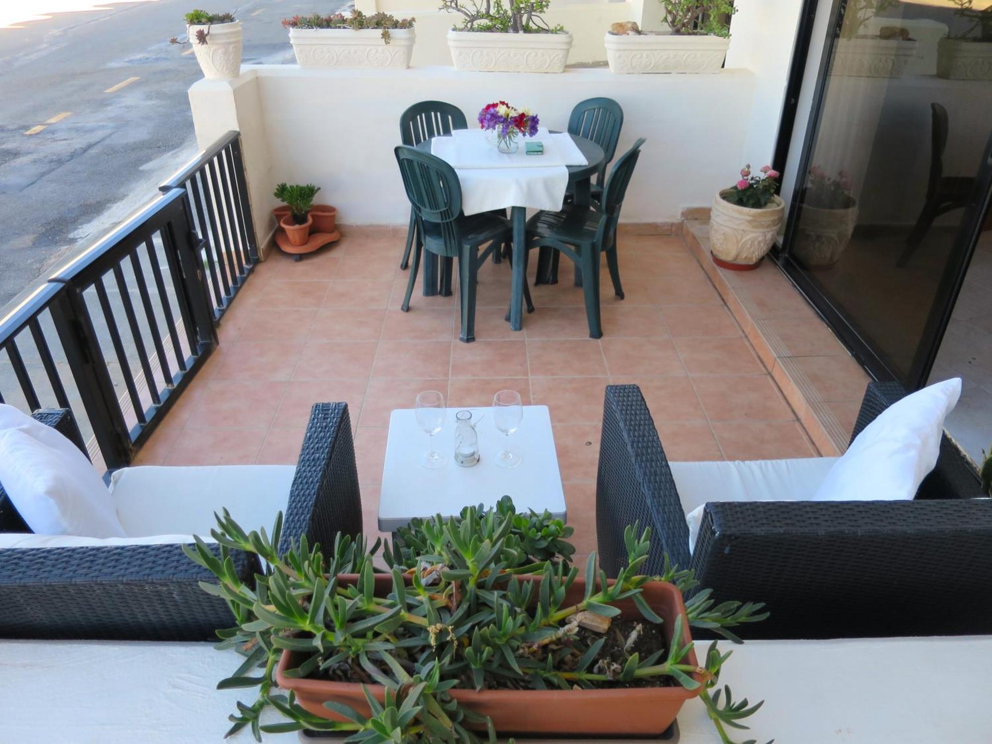 מליאהה Seafront Maisonette Ocean Views & Terrace מראה חיצוני תמונה