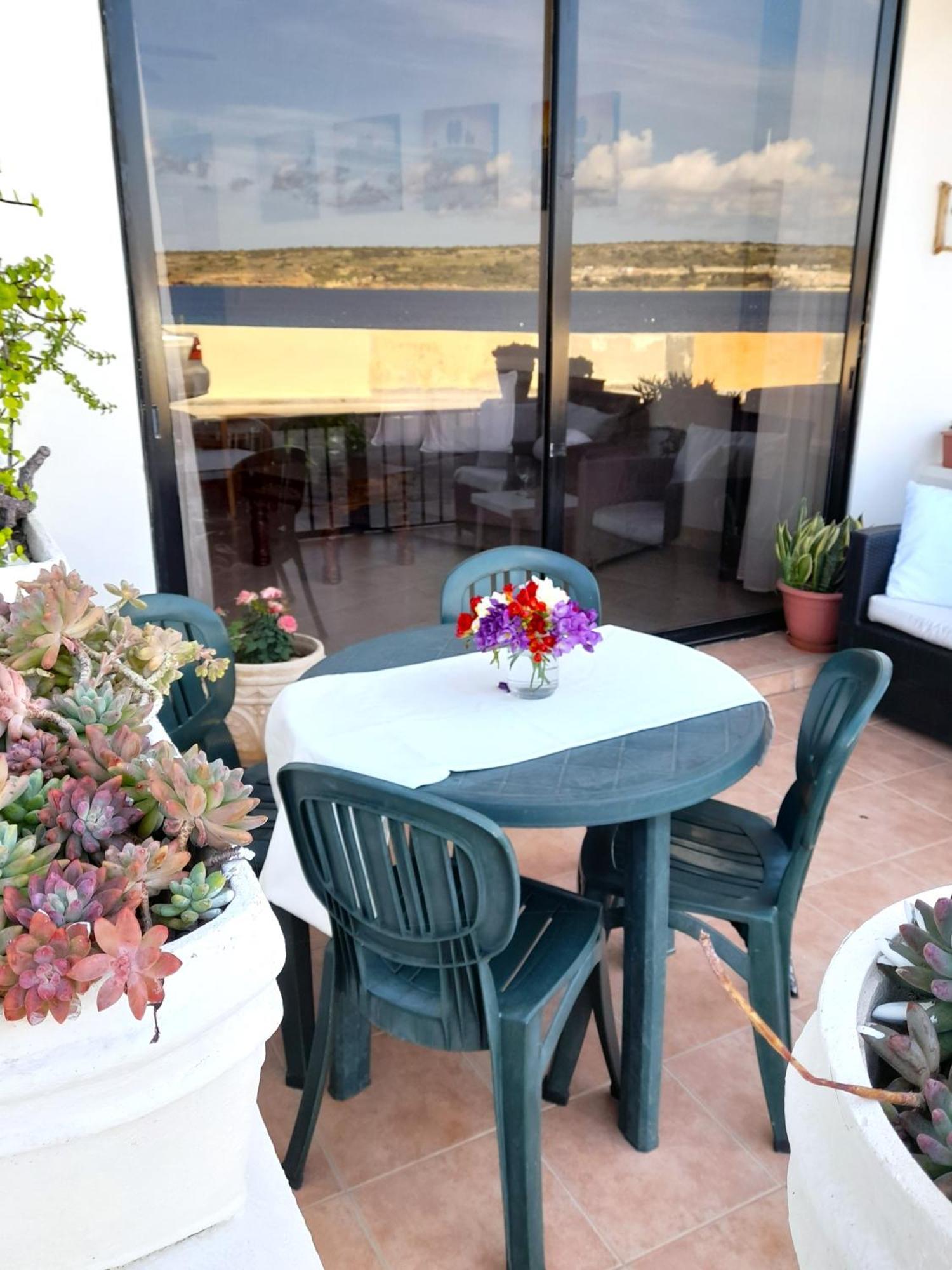 מליאהה Seafront Maisonette Ocean Views & Terrace מראה חיצוני תמונה