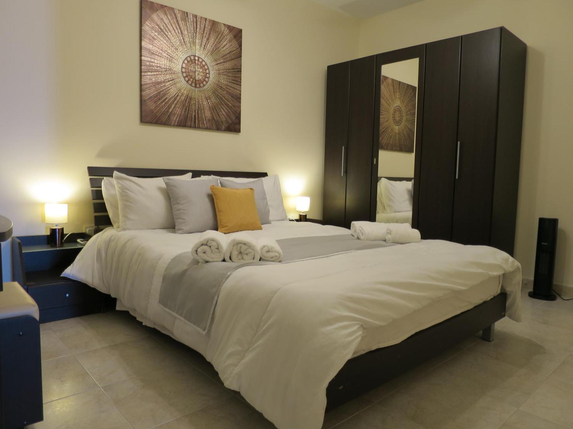 מליאהה Seafront Maisonette Ocean Views & Terrace מראה חיצוני תמונה