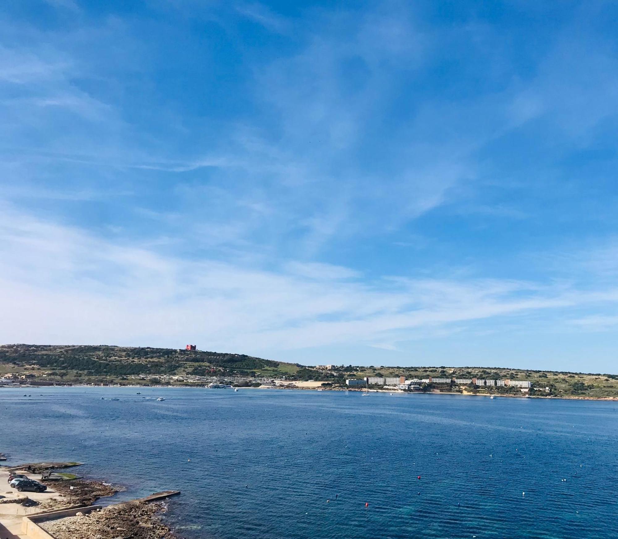 מליאהה Seafront Maisonette Ocean Views & Terrace מראה חיצוני תמונה